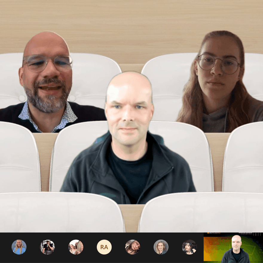 Foto von Danny Tittel im virtuellen Vorlesungsraum, der als Gast-Dozent am Campus München der Macromedia Hochschule mit praktischen Tipps und Workflows um das Thema 